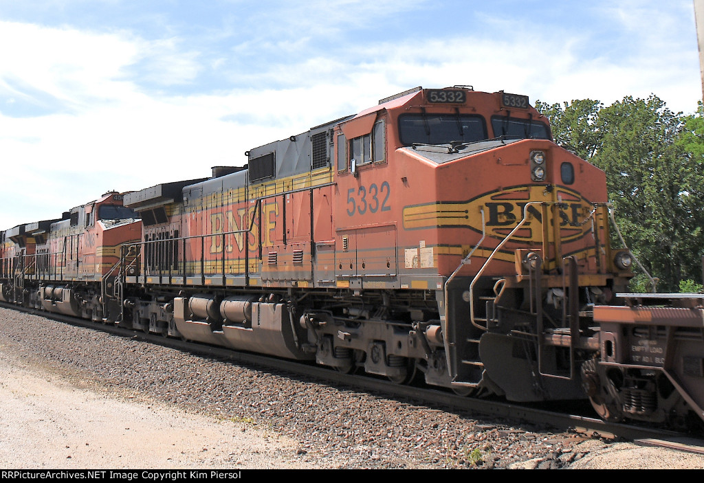 BNSF 5332